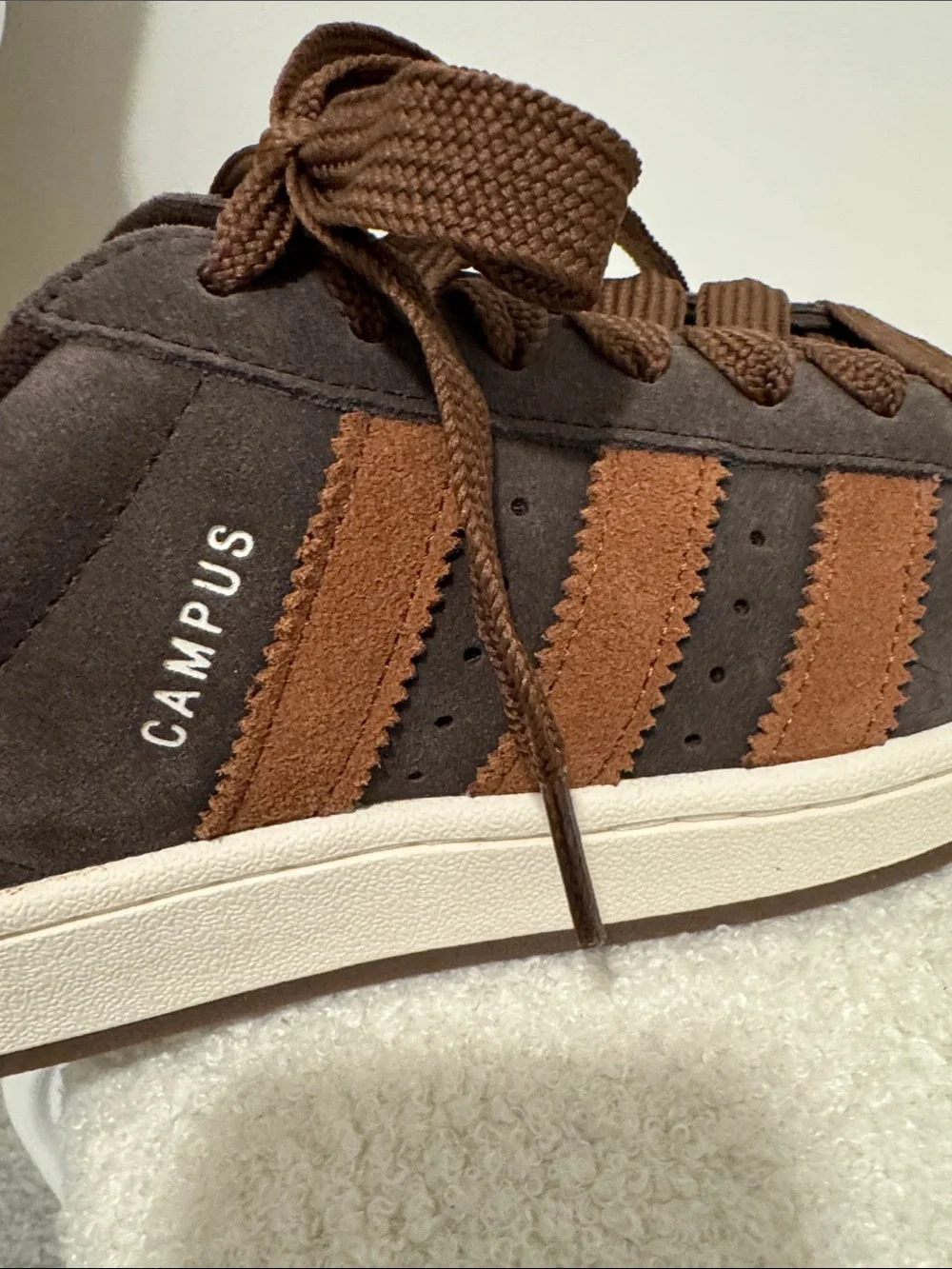 Brand new Adidas Originals Brown and Tan Suede campus Sneakers - size 9